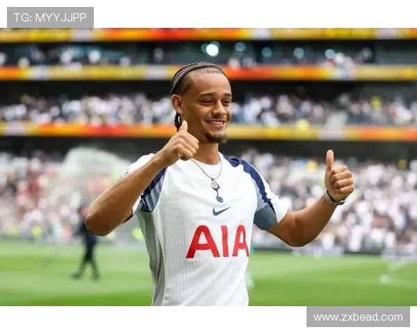 西蒙斯勇担重压助热刺保级